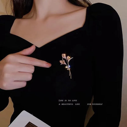 New Rhinestone Enamel Pins Lily Flower Brooches For Women Elegant Weddings Banquet LGBT Brooch Pins Gifts Dress Shirt Decoration