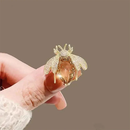 Fashion Exquisite Brooches for Women Girls Elegant Lotus Flower Metal Badges Brooches Casual Office Pins Suit Jewelry
