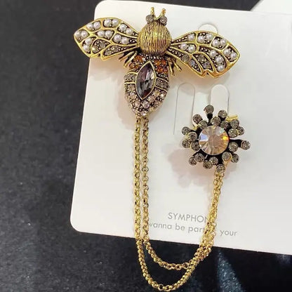 Studded Pearl Shaped Square Brooch Women Palace Style Retro Design Sense Suit Pin Niche Fashion Accessories for Lady Gift