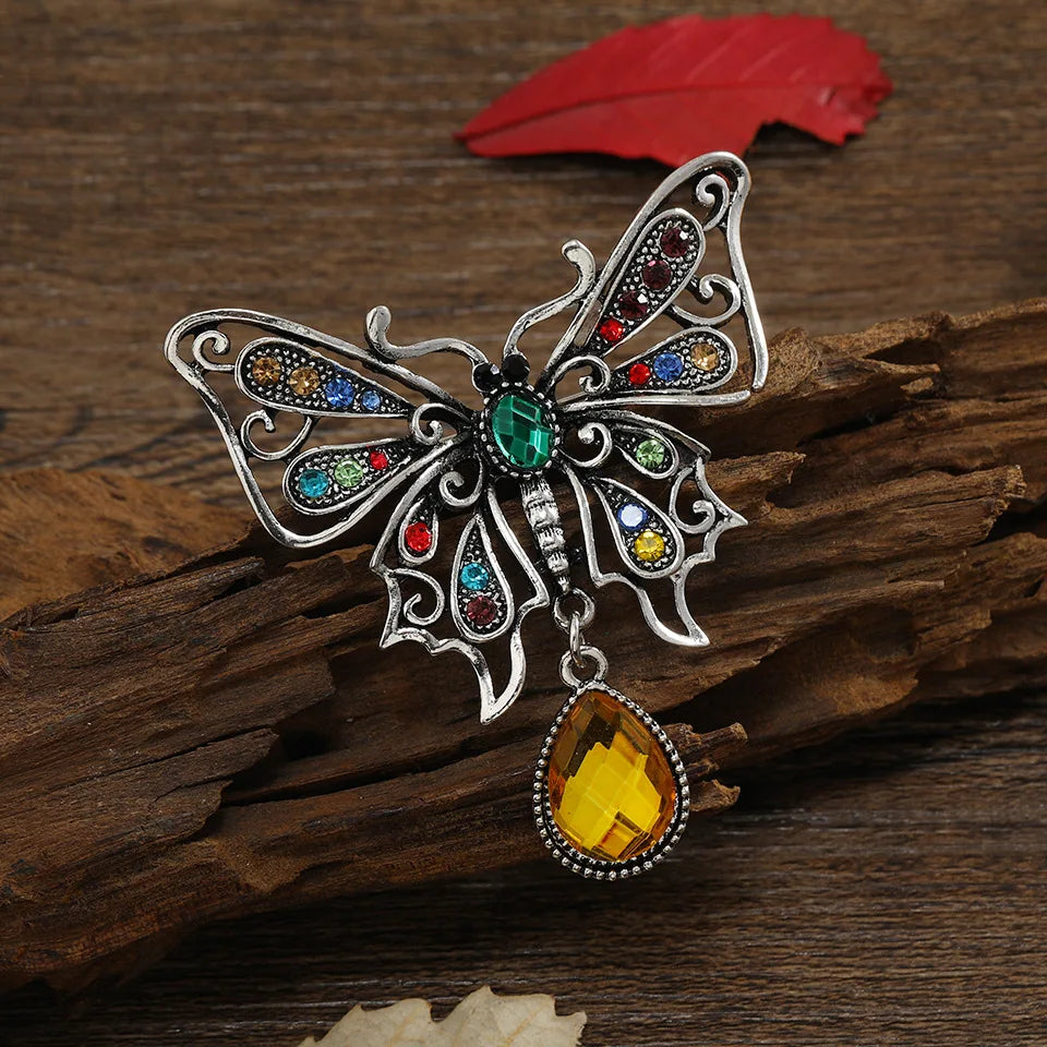 Women  Classic Vintage Luxury Crystal Butterfly Brooches Pins Exquistie Fashion Shiny Rhinestone Insect Series Accessories