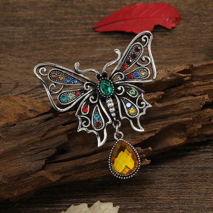 Women  Classic Vintage Luxury Crystal Butterfly Brooches Pins Exquistie Fashion Shiny Rhinestone Insect Series Accessories