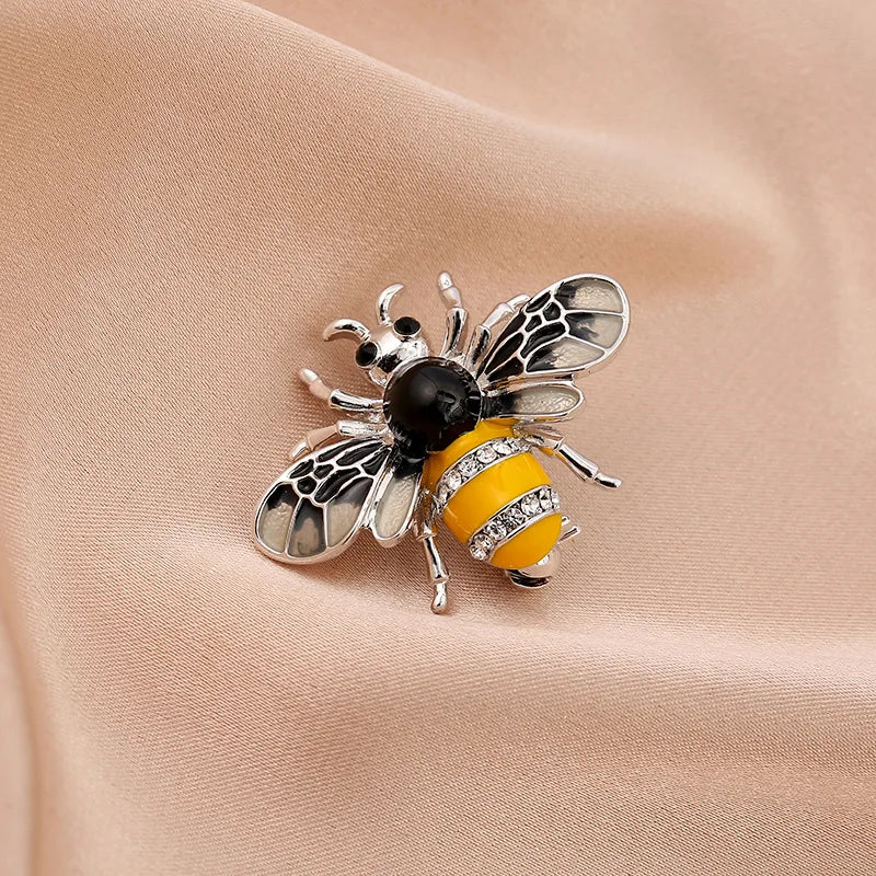 SKEDS Luxury Vintage Women Crystal Cute Enamel Bee Brooches Pins Baroque Pearl Insect Jewelry Brooch For Lady Badges Lapel Pins