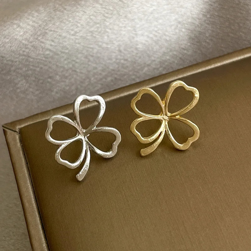 Mini Cute Lucky Clover Brooch Pin for Women Girls Flower Leaf Lapel Pins Clothes Sweater Coat Clothing Accessories