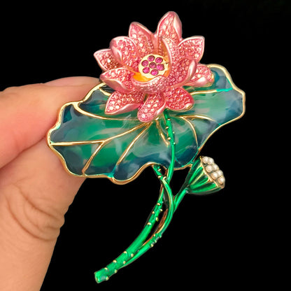 Beaut&Berry Luxury Enamel Lotus Flower Brooches for Women Unisex Plant Pins Casual Party Jewelry Accessories Gifts Decoration