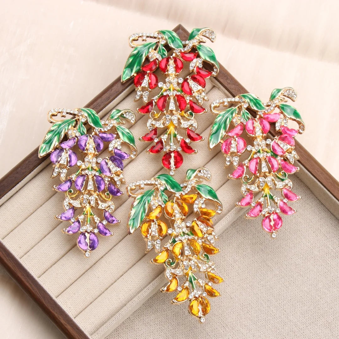 Luxurious and Beautiful Grape-Themed Brooches for Men and Women, Jewelry, Fashion Accessories, and Party Gifts
