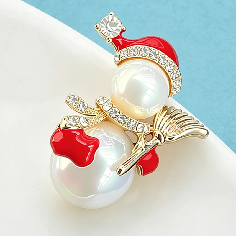 Wuli&baby Lovely Snowman Brooches Pins For Women Unisex Pearl Enamel Winter Snowman Christmas Brooch Pin New Year Gifts