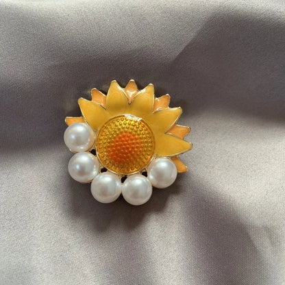 SKEDS Ladies' Exquisite Countryside Chrysanthemum Brooch Elegant Suit Accessory Coat Corsage High-End Luxury Sunflower Pin
