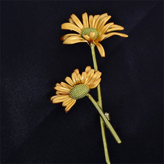 Elegant Enamel Daisy Brooch Pin Sweet Retro Y2K Jewelry Accessories Romantic Trend Daily Decoration Party Charm Trend Gift 2025