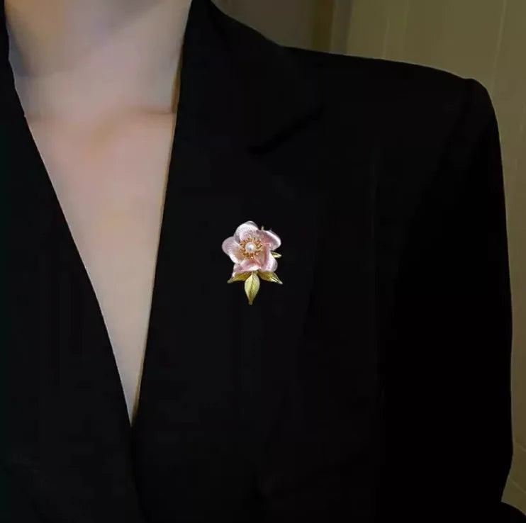 Exquisite Enamel Flower Brooch for Women Unique Pearl Plant Leaf  Lapel Pin Coat Sweater Jewelry  Accessories