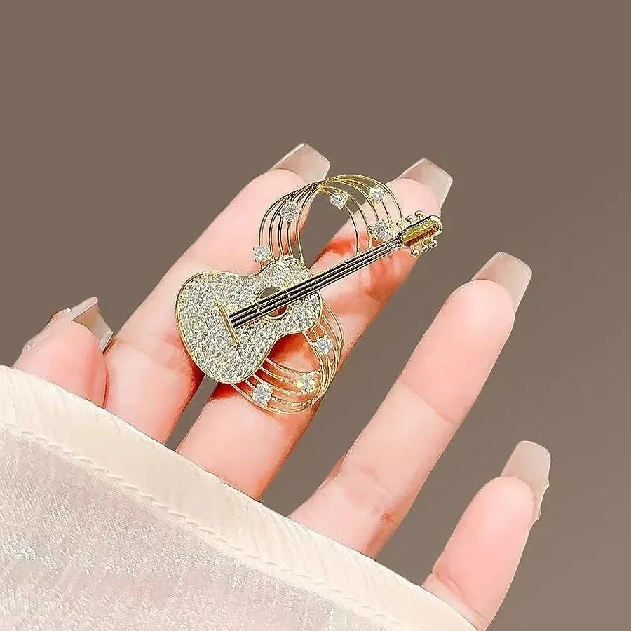 Rhinestone Musical Violin Brooches For Women Unisex Shell Musical Instrument Pins Backpack Decoration Clothes Accessories
