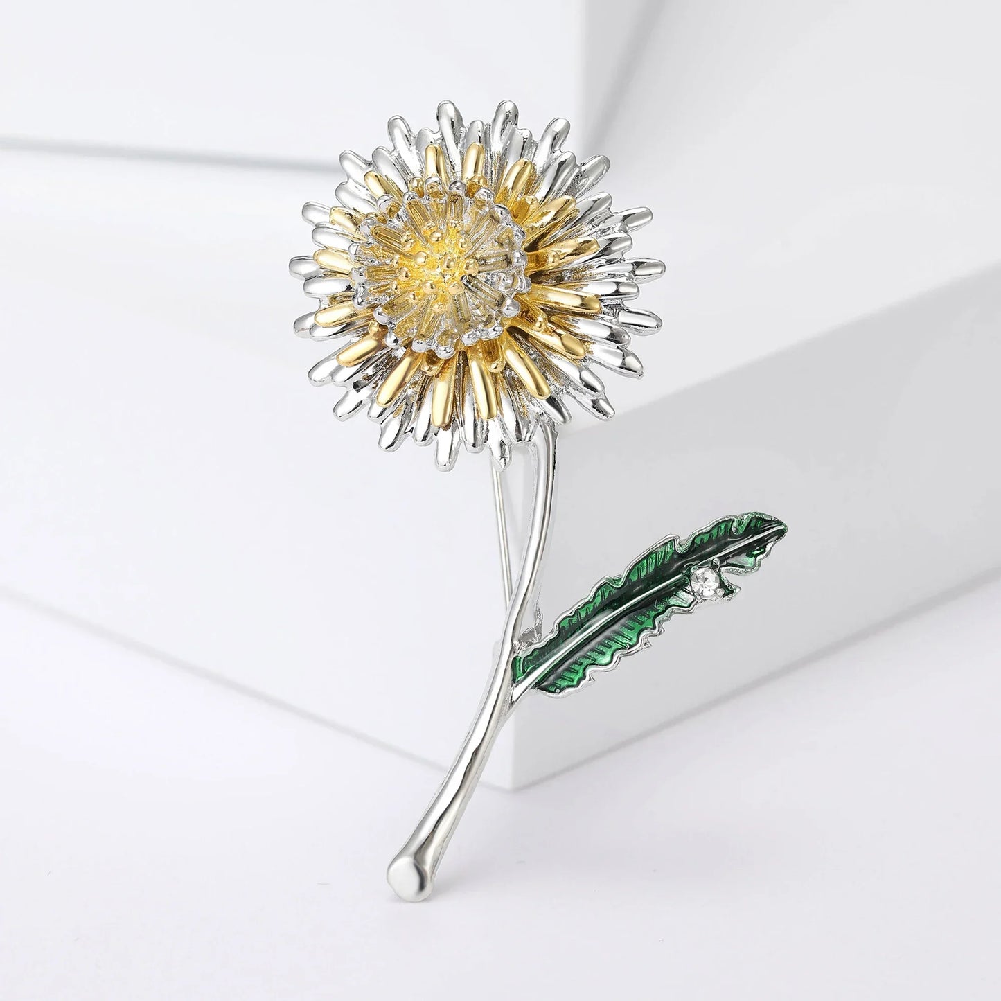 Enamel Chrysanthemum Pin for Women Sunflower Brooches Flower Leaf Pins Banquet Party Backpack Gifts Jewelry Accessories