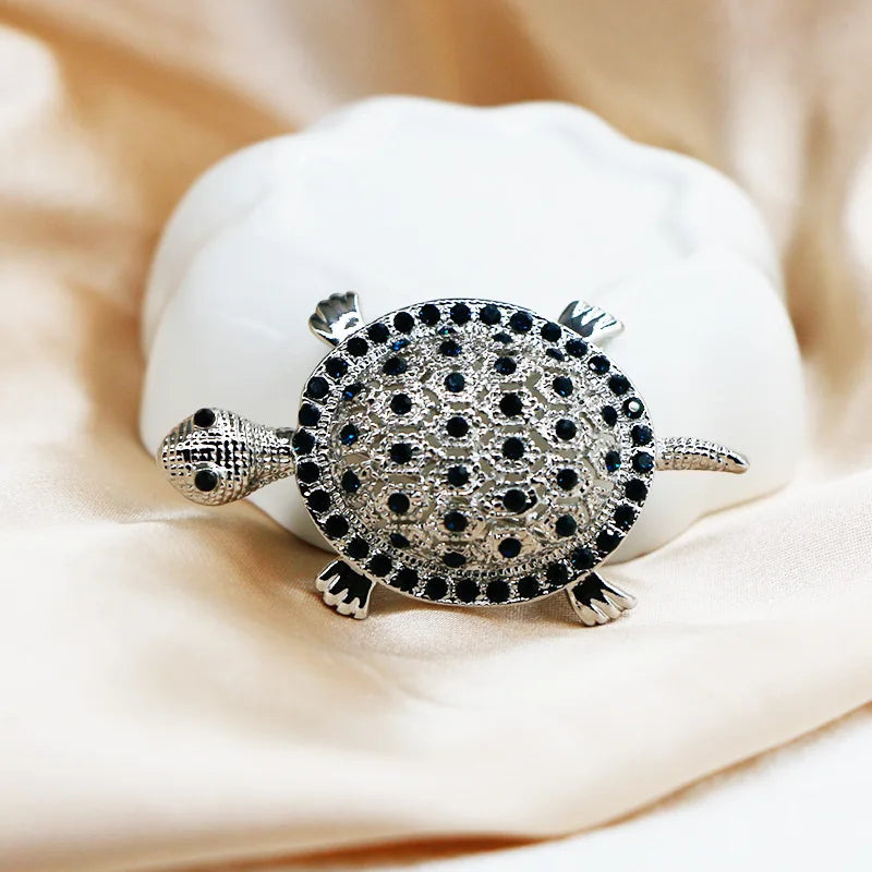 SKEDS Fashion Women Men Luxury Rhinestone Turtles Brooch Pin Crystal Vintage Metal Animal Accessories Coat Badges Cute Brooches
