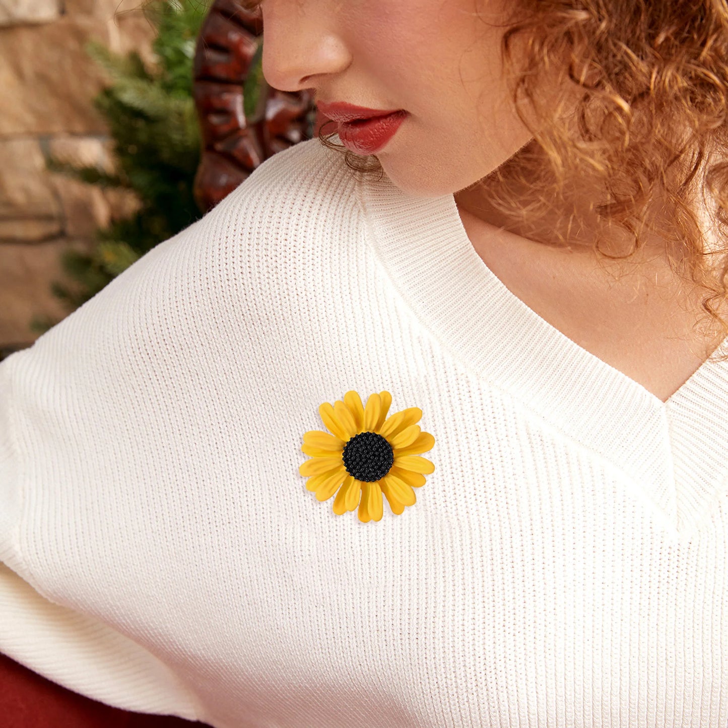 Beaut&Berry Trendy Enamel Daisy Brooches for Women Unisex Plant Sunflower Pins Casual Party Jewelry Accessories Gifts Decoration
