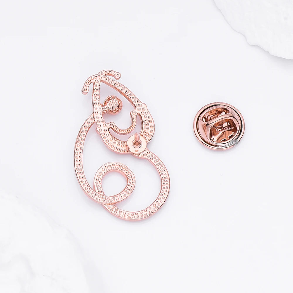Hanreshe Classic Inlaid Crystal Stethoscope Brooch Medical Luxury Lapel Backpack Pins Badge Medicine Jewelry for Doctor Nurse
