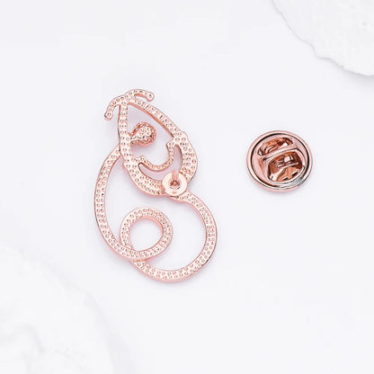 Hanreshe Classic Inlaid Crystal Stethoscope Brooch Medical Luxury Lapel Backpack Pins Badge Medicine Jewelry for Doctor Nurse