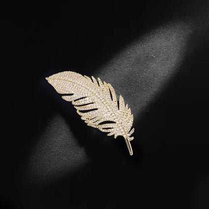 SKEDS Women Men Fashion Exquisite Crystal Feather Pearl Brooch Pin Elegant Classic Lady High-end Badges Accessories Gift
