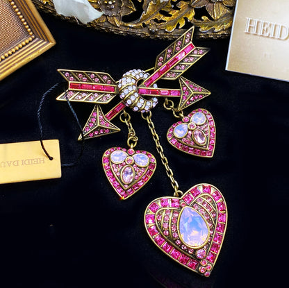 Classic Baroque Style Heavy Industry Crystal Castal Castle Carriage Brooch For Women Vintage Rhinesone Clock Pin Badges