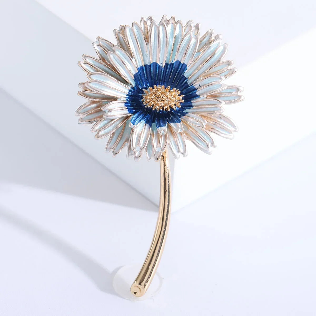 Enamel Chrysanthemum Pin for Women Sunflower Brooches Flower Leaf Pins Banquet Party Backpack Gifts Jewelry Accessories