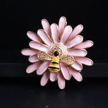 Cute Daisy Bee Enamel Brooch, Gold-Tone Pink Design, Women's Lovely Fashion Accessory for Daily Wear Party Gift
