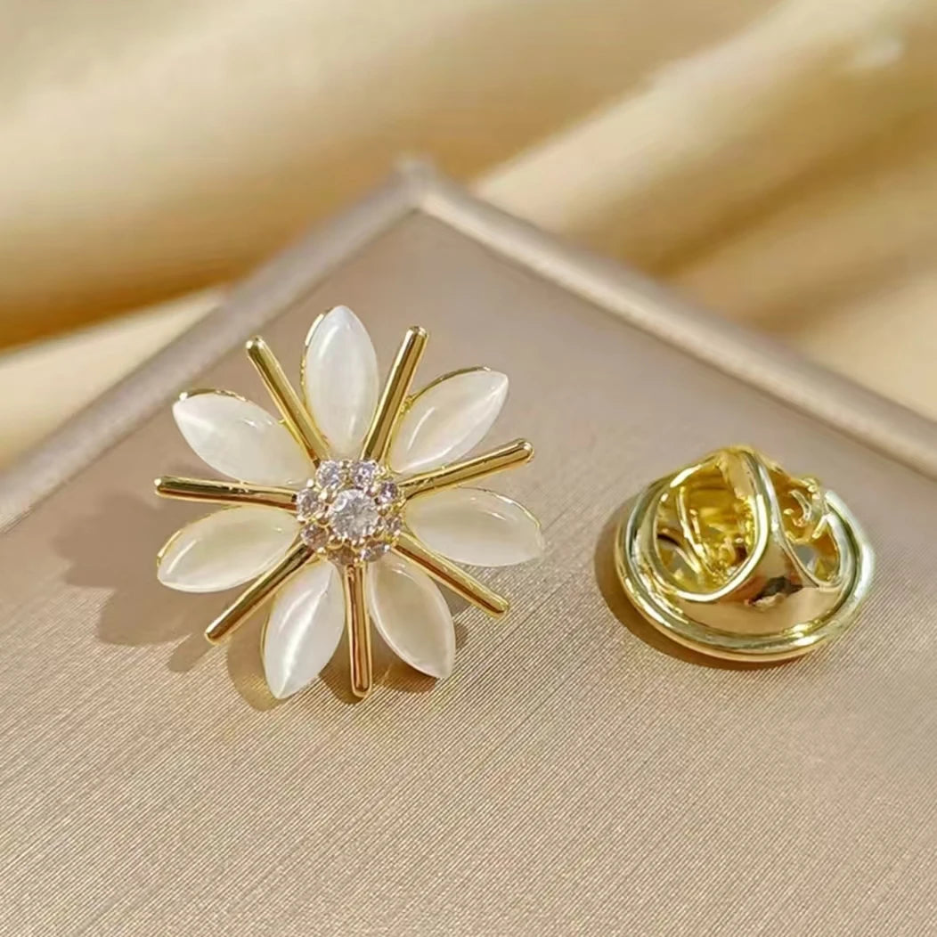 Cute Mini Brooch Pins Colorful Crystal Fruit Bowknot Flower Neckline Lapel Pin for Women Girls Buckle Jewelry Gifts