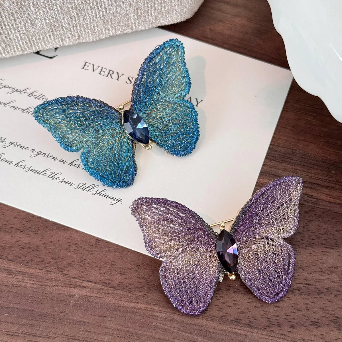 Luxury Blue Purple Crystal Embroidery Fabric Butterfly Brooches For Women Unisex Insect Corsage Pins Wedding Jewelry Best Gift
