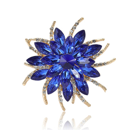 Beaut&Berry Luxury Crystal Glass Flower Brooches for Women Rhinestone Pins Friends Party Gifts Banquet Jewellery Accessories