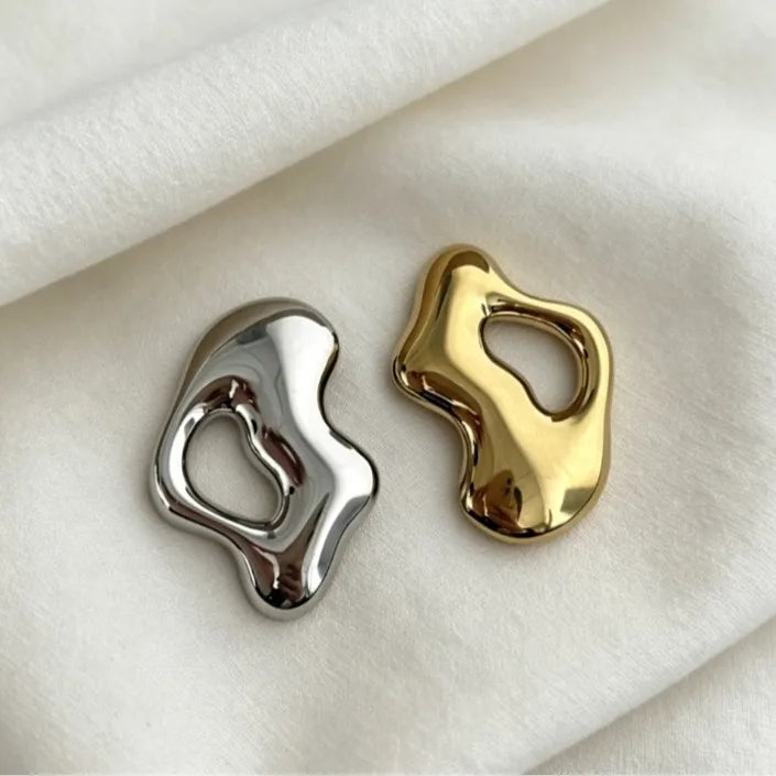 Trendy Metal Irregular Hollow Brooch for Women Men Fashion Lapel Pin Suit Texture Design Jewelry Accessories Gift