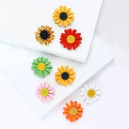 Beaut&Berry Trendy Enamel Daisy Brooches for Women Unisex Plant Sunflower Pins Casual Party Jewelry Accessories Gifts Decoration