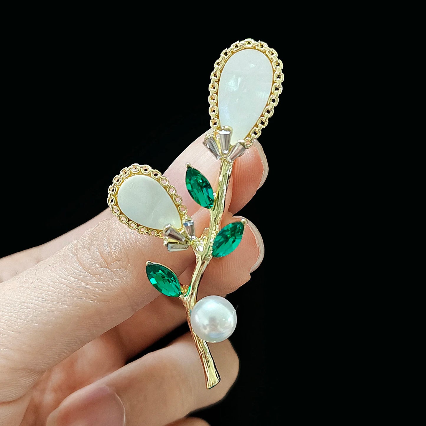 Beaut&Berry Trendy Enamel Flower Brooches for Women Unisex Plant Pins Casual Party Jewelry Accessories Gifts Decoration