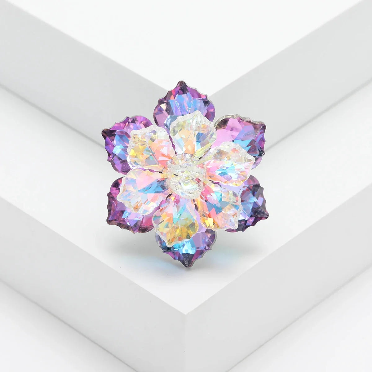 Luxury Sparkling Crystal Flower Brooches for Women Unisex Plant Pins Event Party Backpack Gifts Decoration Clothes Accessories