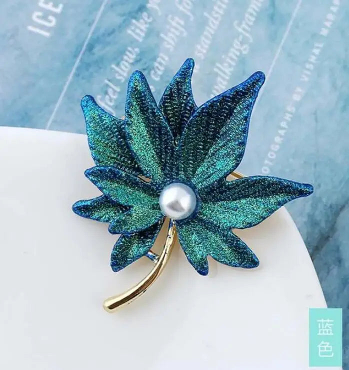 Vintage Maple Leaf Brooches Metal Women Girls Charm Exquisite Collar Lapel Brooch Pins Fashion Jewelry Party Garment Accessories