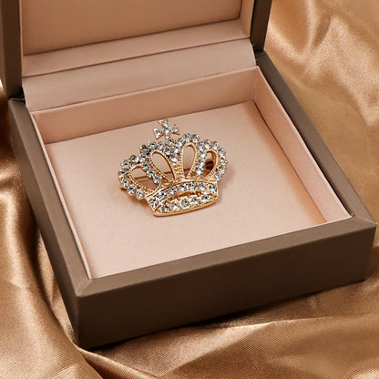 Luxurious Diamond Crown Brooch Women’s Alloy Rhinestone Brooch Fashionable and Versatile Suit Jacket Coat Accessory Brooches