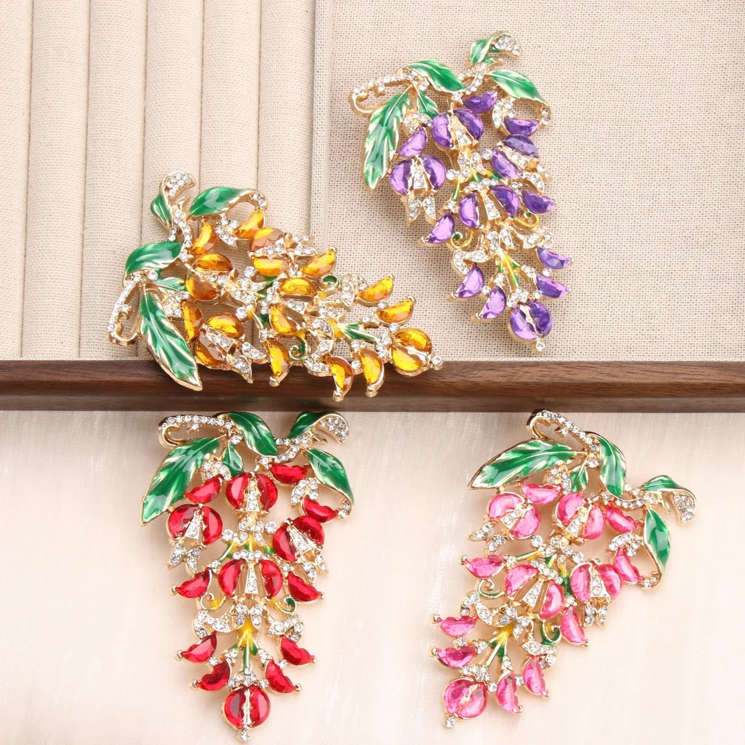 Luxurious and Beautiful Grape-Themed Brooches for Men and Women, Jewelry, Fashion Accessories, and Party Gifts
