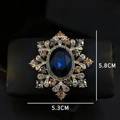 Retro Crystal Brooch Elegant and Dignified Gorgeous Women Pins Autumn and Winter Coat  Vintage Accessorie exquisite Badge Gift