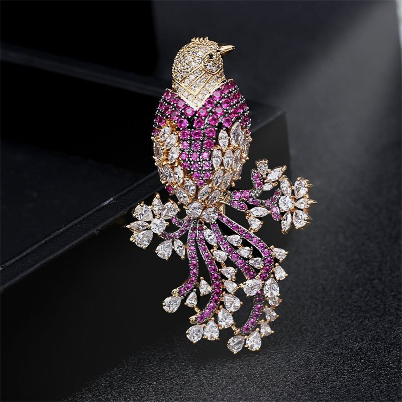 Creative Bird Brooch Leisure Brooch Lady Luxury Jewelry Gold-plated  Animal Brooch Coat Scarf Brooch