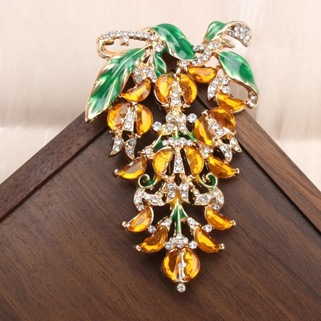 Luxurious and Beautiful Grape-Themed Brooches for Men and Women, Jewelry, Fashion Accessories, and Party Gifts