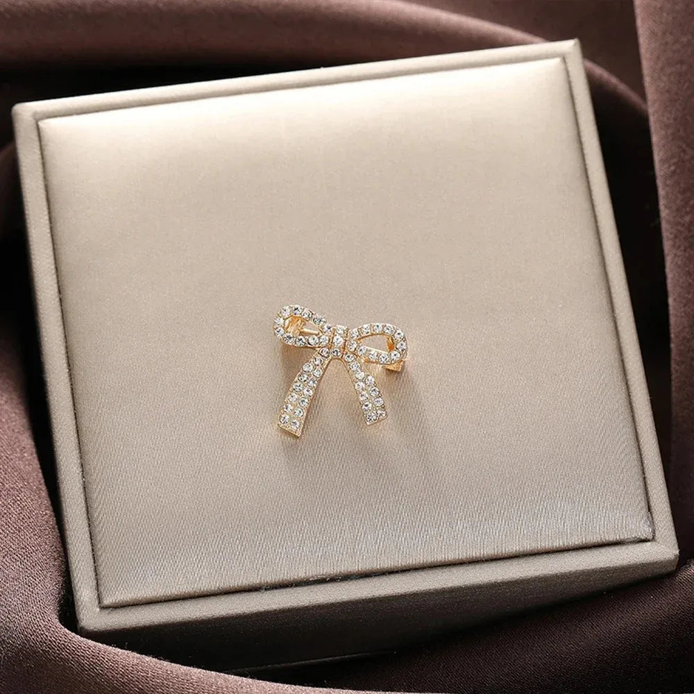 Small Rhinestone Bowknot Brooch Anti-slip Shirt Collar Pin Button For Women Dress Clothing Fashion Jewelry Accessories Gift