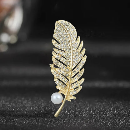 Luxury Crystal Feather Pearl Brooches Metal Suit Pins Fashion Clothing Accessory Jewelry For Women Men Wedding Bridal Party