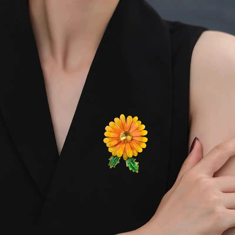 SKEDS Ladies' Exquisite Countryside Chrysanthemum Brooch Elegant Suit Accessory Coat Corsage High-End Luxury Sunflower Pin