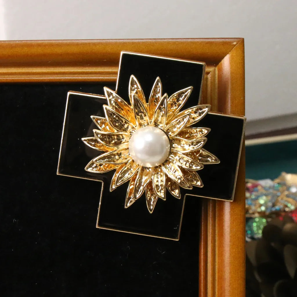 Baroque Luxury Cross Floral Design Brooch for Men and Women, Jewelry Accessories, Wedding, Holiday, Party, Couple's SurpriseGift