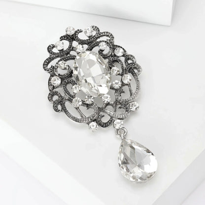 Rhinestone Flower Brooch for Women Unisex Trendy Crystal Glass Pendant Pins Event Funny Luxury Gifts New Year Friends Decoration