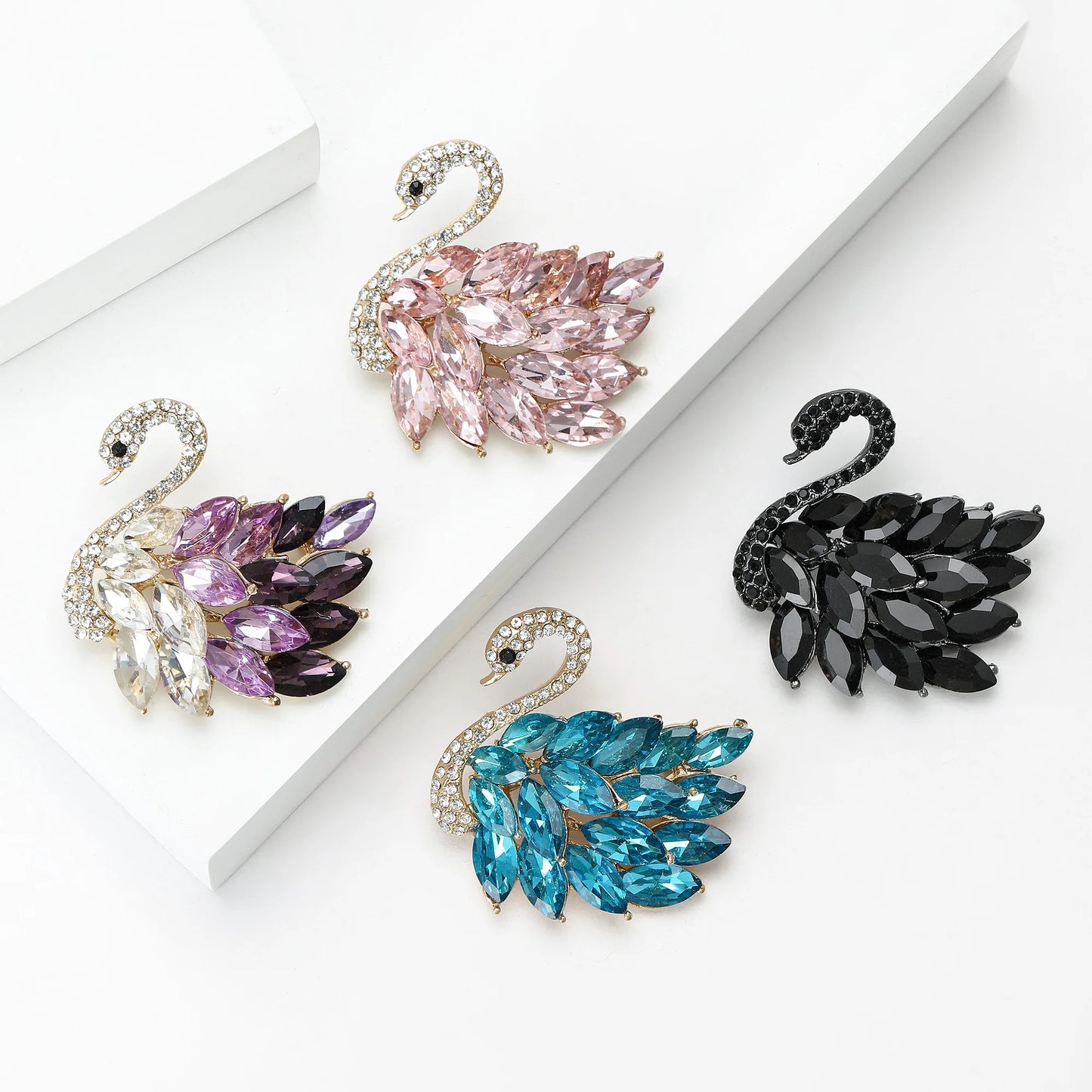 Classic Rhinestones Swans Brooches for Women Unisex Creativity Animals Pins Banquets Party Backpack Gifts Jewelry Accessories