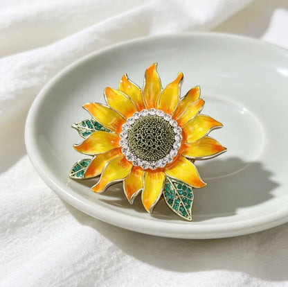 Sunflower Brooch for Women Enamel Rhinestone Flower Pin Elegant Suit Accessory for Wedding Party Gift