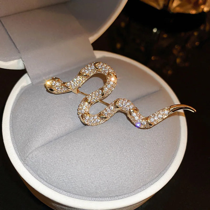 SKEDS Women Men Fashion Exquisite Colorful Rhinestone Snake Brooch Pin Elegant Lady Crystal Shining Animal Badges Corsages