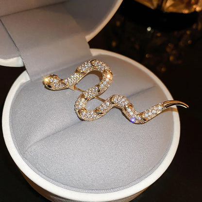 SKEDS Women Men Fashion Exquisite Colorful Rhinestone Snake Brooch Pin Elegant Lady Crystal Shining Animal Badges Corsages