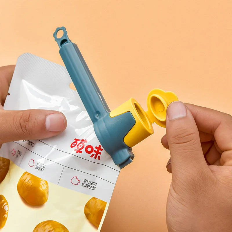Snack Sealing Clip Plastic Fresh Keeping Sealer Clamp Food Saver Travel Kitchen Accessories Seal Food Storage Bag Clip