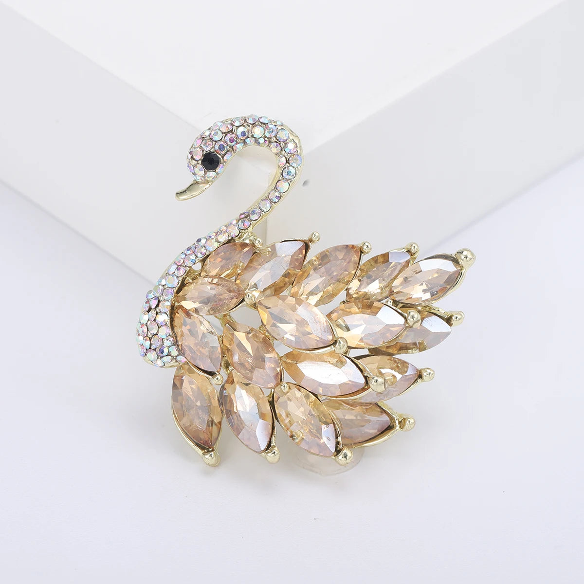 Classic Rhinestones Swans Brooches for Women Unisex Creativity Animals Pins Banquets Party Backpack Gifts Jewelry Accessories