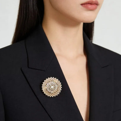 Elegant Women's Flower Brooch Rhinestone Sun Shape 2-Colors Lapel Pin Luxurious Versatile Accessory Pearl Design for Coats Suits
