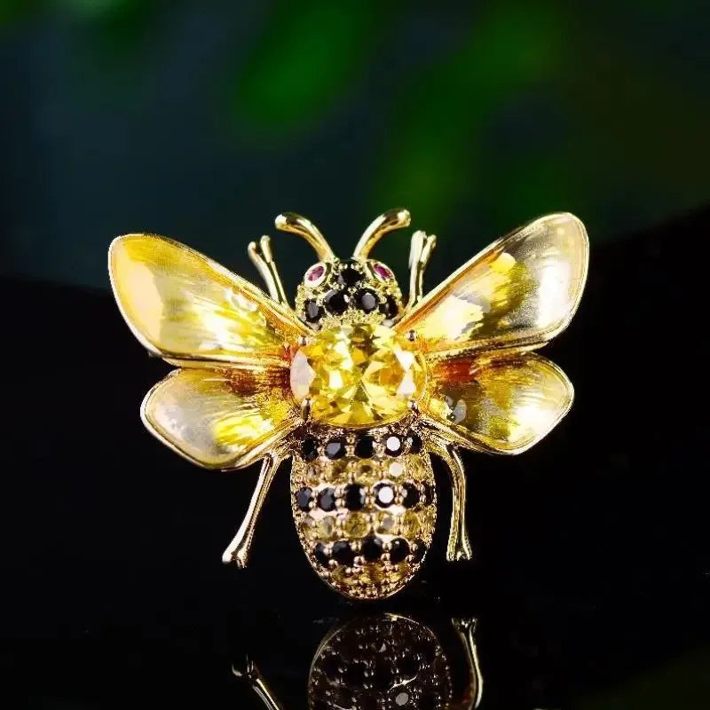 Luxury Rhinestone Little Bee Brooch Yellow Cubic Zirconia Insect Lapel Pin For Women Unisex Party BFF Fashion Jewelry Gift