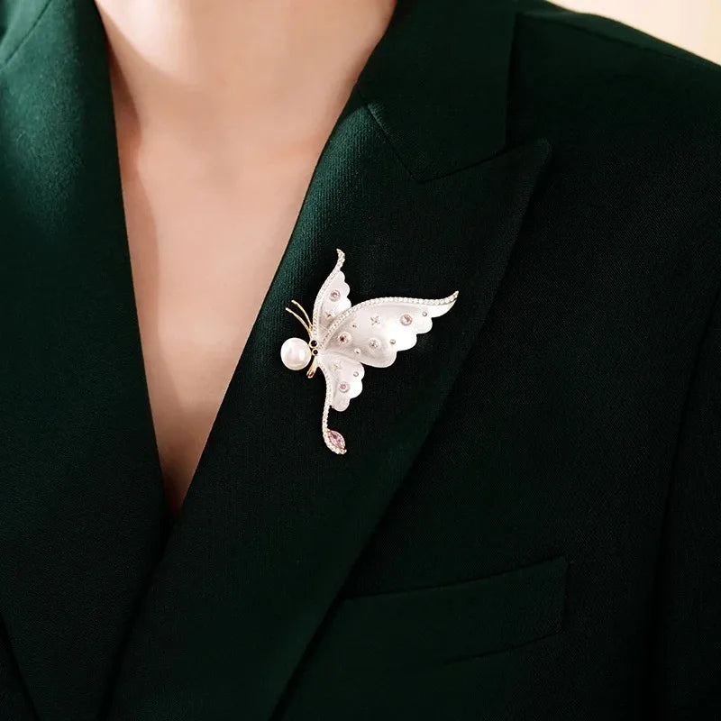 Pearl Enamel Butterfly Brooch Black White Rhinestone Crystal Insect Lapel Pin For Women Men Party Jewelry Accessories Gift